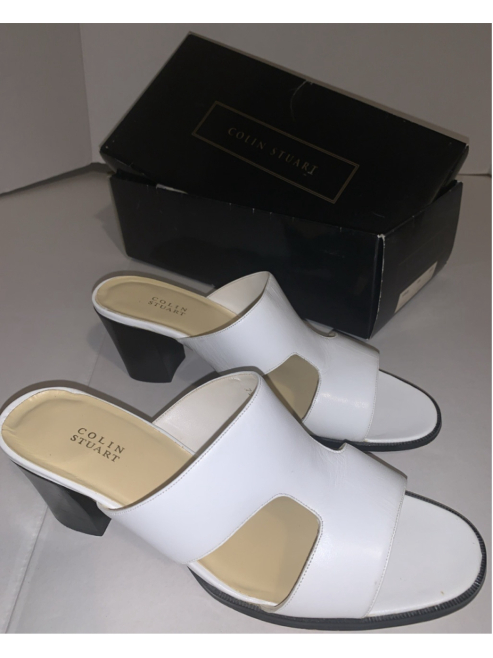 Colin Stuart Victoriaโs Secret Vintage White Leather Size 7.5 Block Heels 2.5 In